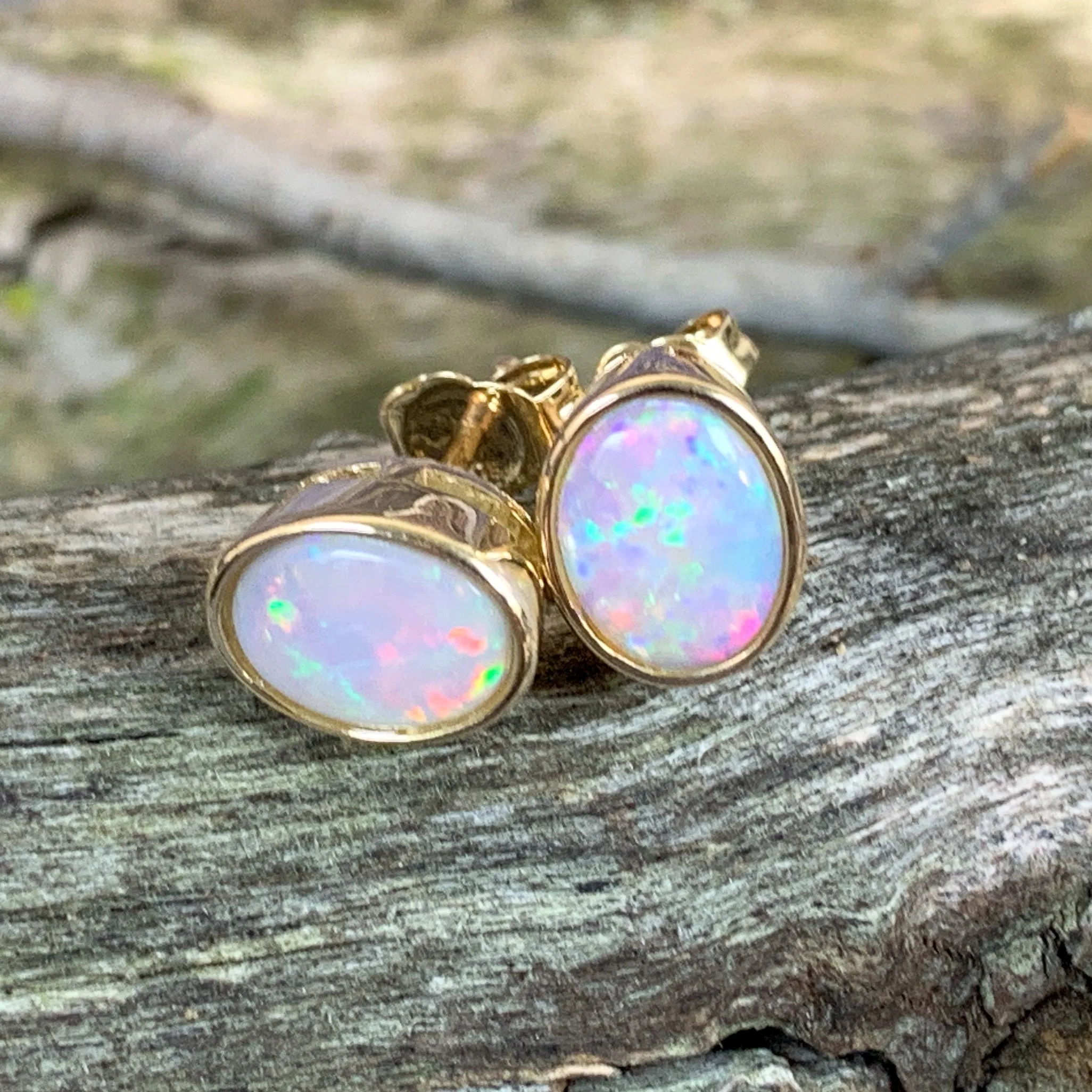 9kt Yellow Gold Oval Opal studs 8x6mm earrings