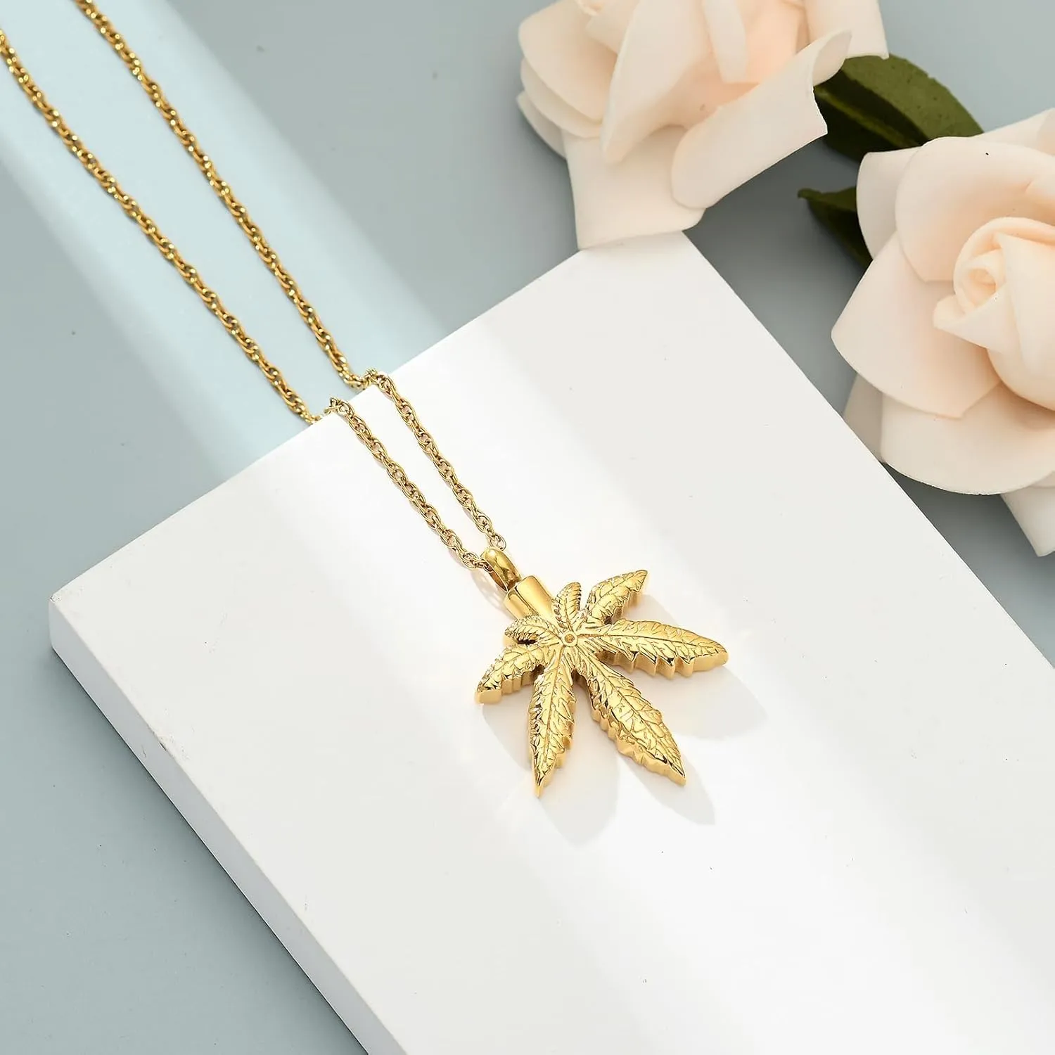 Marijuana Leaves Cremation Urn Necklaces for Ashes Maple Leaf Cremation Jewelry Memorial Human Ashes Keepsake Pendant Jewelry for Women Men
