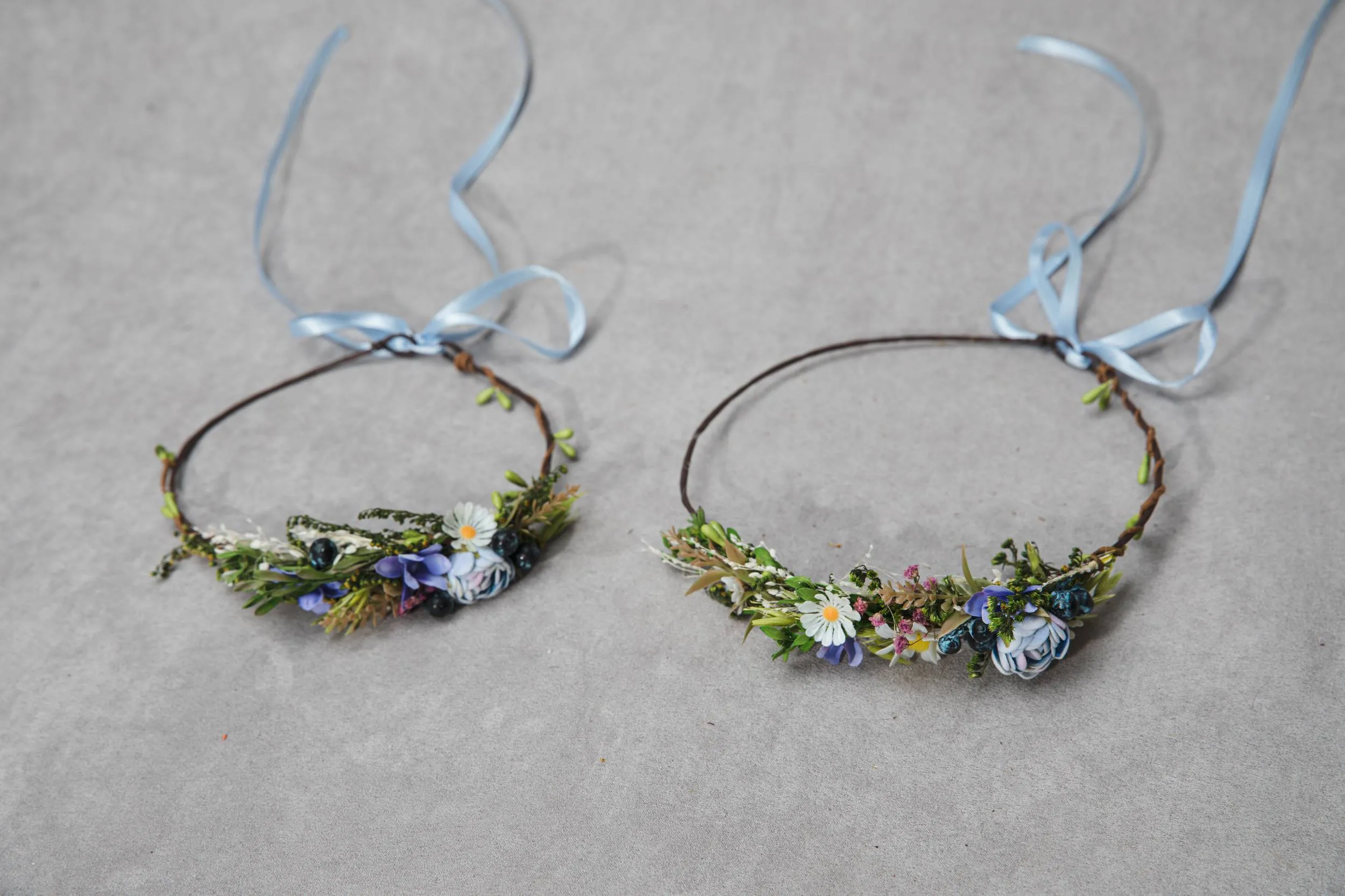 Meadow Mommy and me flower crowns Matching set of hair wreaths for mum and daughter Family photoshoot Flower girl wreath Bridal daisy wreath