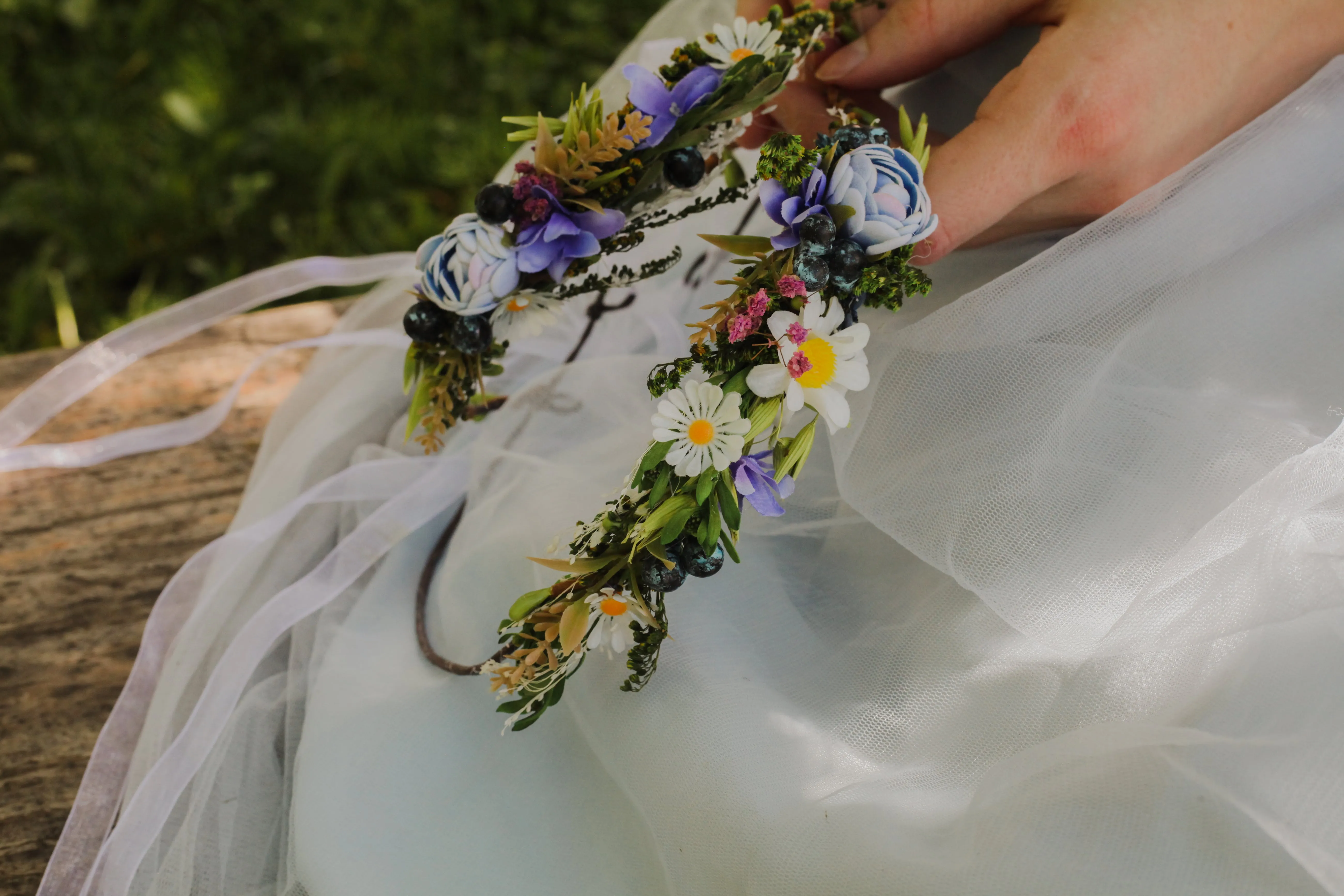 Meadow Mommy and me flower crowns Matching set of hair wreaths for mum and daughter Family photoshoot Flower girl wreath Bridal daisy wreath