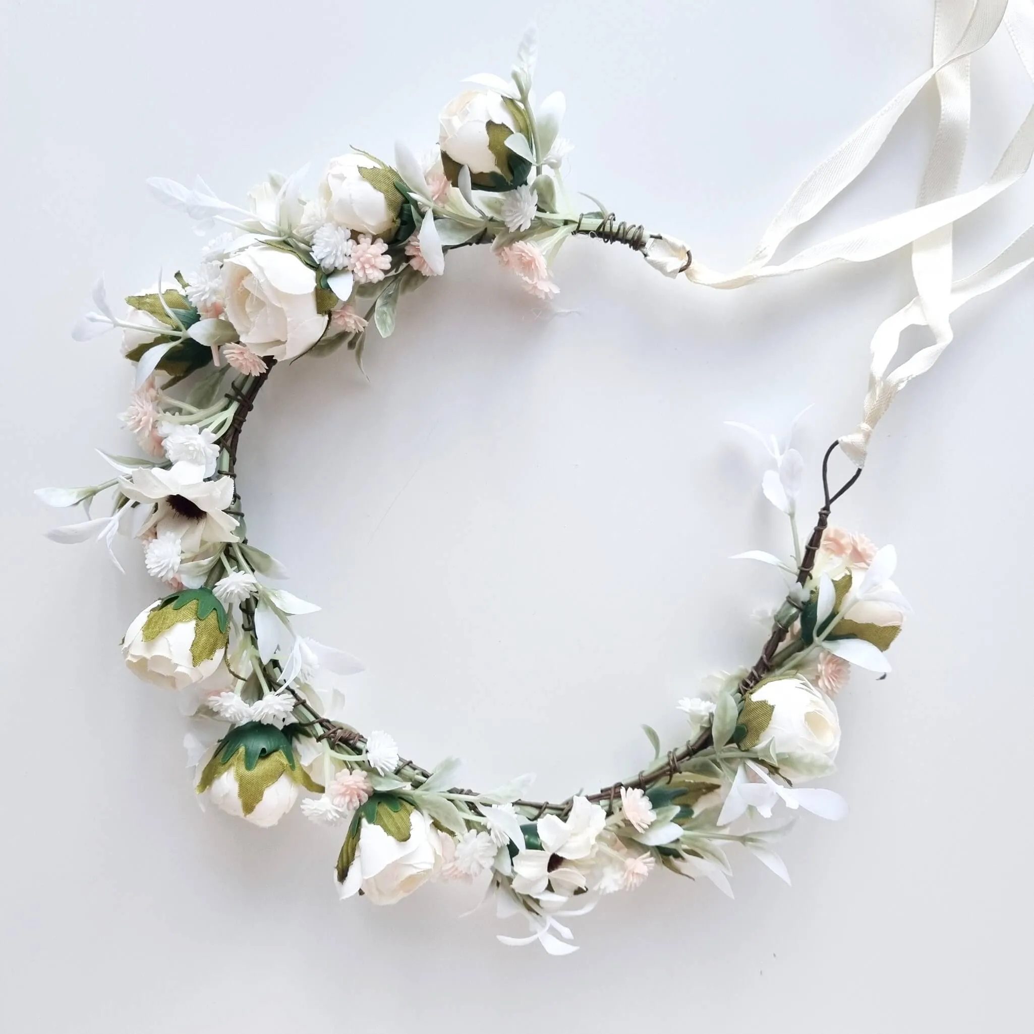 Milky white flower wreath